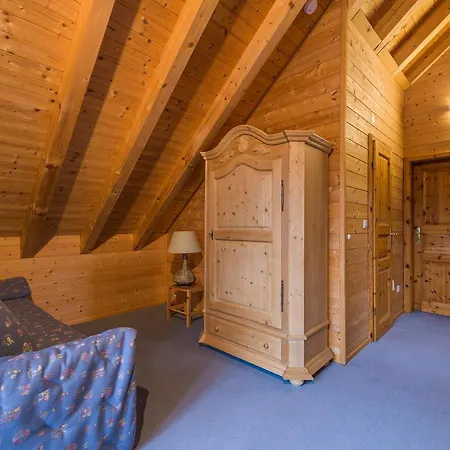 Holz-Ferienhaus Oberbraendi: Kachelofen, Sauna, Wlan, Am Wald מלון *